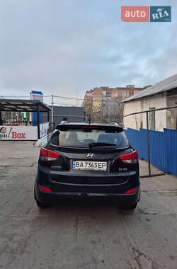 Внедорожник / Кроссовер Hyundai ix35 2010 в 