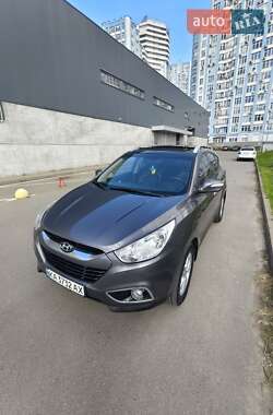 Внедорожник / Кроссовер Hyundai ix35 2011 в 