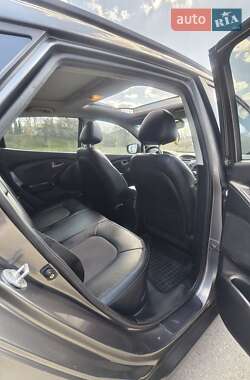 Внедорожник / Кроссовер Hyundai ix35 2011 в 