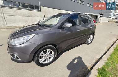 Внедорожник / Кроссовер Hyundai ix35 2011 в 