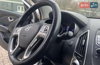 Позашляховик / Кросовер Hyundai ix35 2010 в 