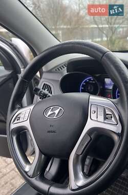Позашляховик / Кросовер Hyundai ix35 2010 в 