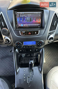Позашляховик / Кросовер Hyundai ix35 2011 в 