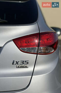 Внедорожник / Кроссовер Hyundai ix35 2011 в 