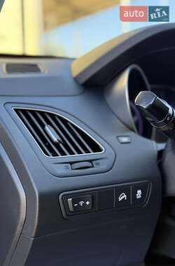 Внедорожник / Кроссовер Hyundai ix35 2011 в 