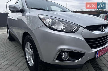 Внедорожник / Кроссовер Hyundai ix35 2011 в 