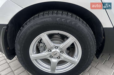 Внедорожник / Кроссовер Hyundai ix35 2011 в 