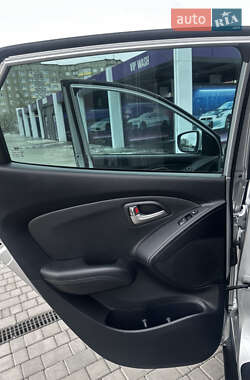 Внедорожник / Кроссовер Hyundai ix35 2011 в 