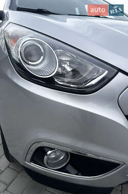 Внедорожник / Кроссовер Hyundai ix35 2011 в 