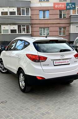 Внедорожник / Кроссовер Hyundai ix35 2013 в 