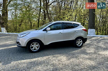 Внедорожник / Кроссовер Hyundai ix35 2010 в 