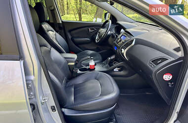 Внедорожник / Кроссовер Hyundai ix35 2010 в 