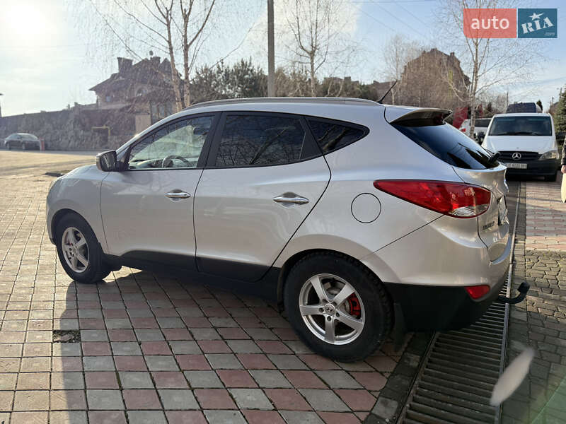 Внедорожник / Кроссовер Hyundai ix35 2012 в Черновцах