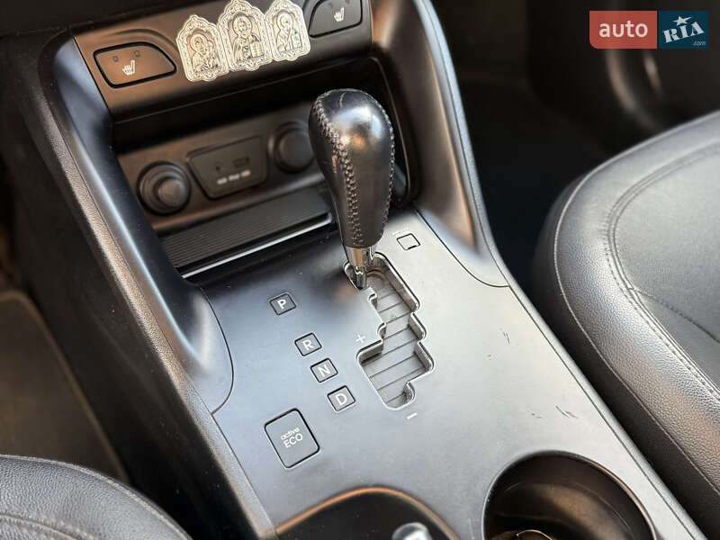 Внедорожник / Кроссовер Hyundai ix35 2012 в Черновцах