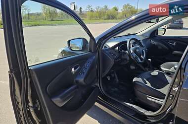 Внедорожник / Кроссовер Hyundai ix35 2011 в 