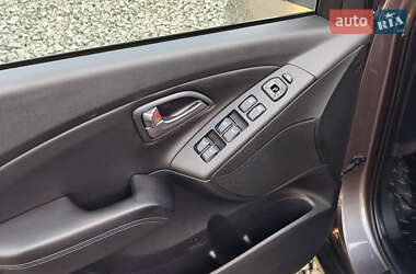 Позашляховик / Кросовер Hyundai ix35 2014 в 