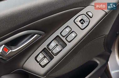 Позашляховик / Кросовер Hyundai ix35 2014 в 