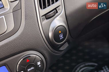 Позашляховик / Кросовер Hyundai ix35 2014 в 