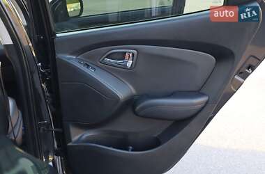 Внедорожник / Кроссовер Hyundai ix35 2011 в 
