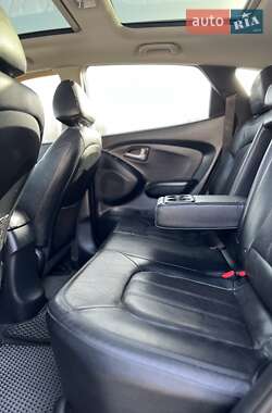 Внедорожник / Кроссовер Hyundai ix35 2011 в 