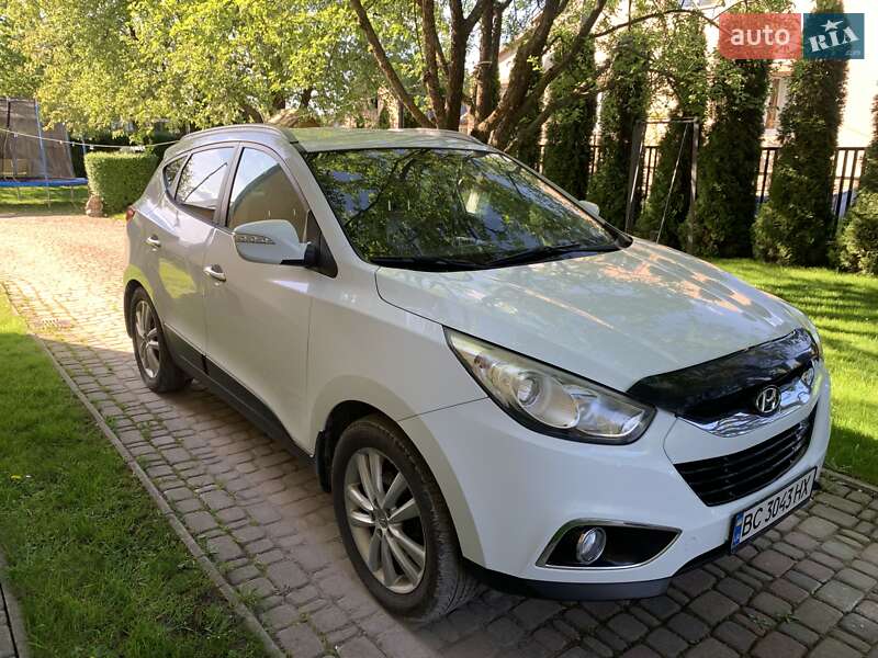 Позашляховик / Кросовер Hyundai ix35 2010 в 