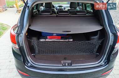 Внедорожник / Кроссовер Hyundai ix35 2010 в 