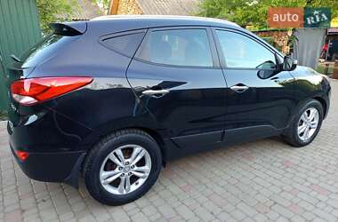 Внедорожник / Кроссовер Hyundai ix35 2010 в 