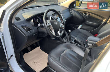 Позашляховик / Кросовер Hyundai ix35 2011 в 