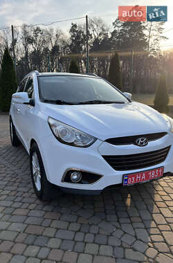 Позашляховик / Кросовер Hyundai ix35 2011 в 