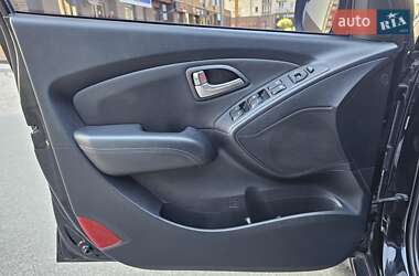 Позашляховик / Кросовер Hyundai ix35 2012 в 