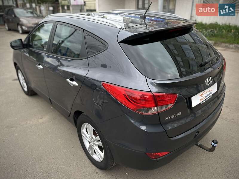 Позашляховик / Кросовер Hyundai ix35 2010 в Сумах