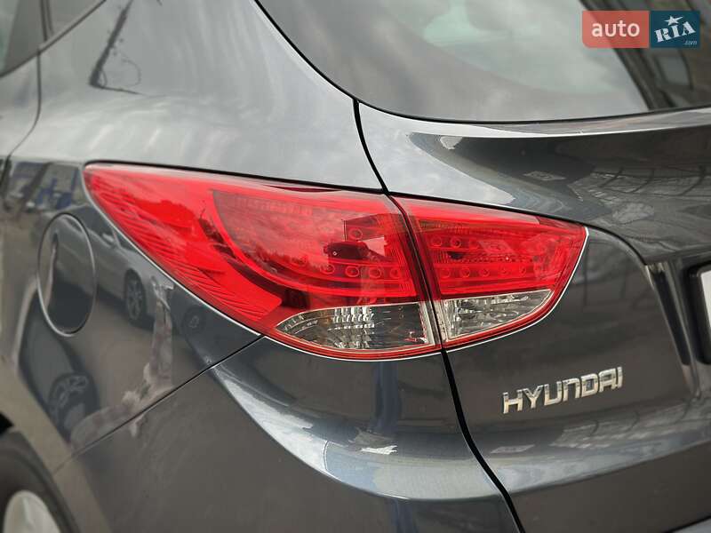 Позашляховик / Кросовер Hyundai ix35 2010 в Сумах