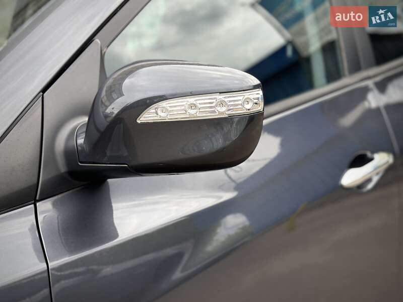 Позашляховик / Кросовер Hyundai ix35 2010 в Сумах