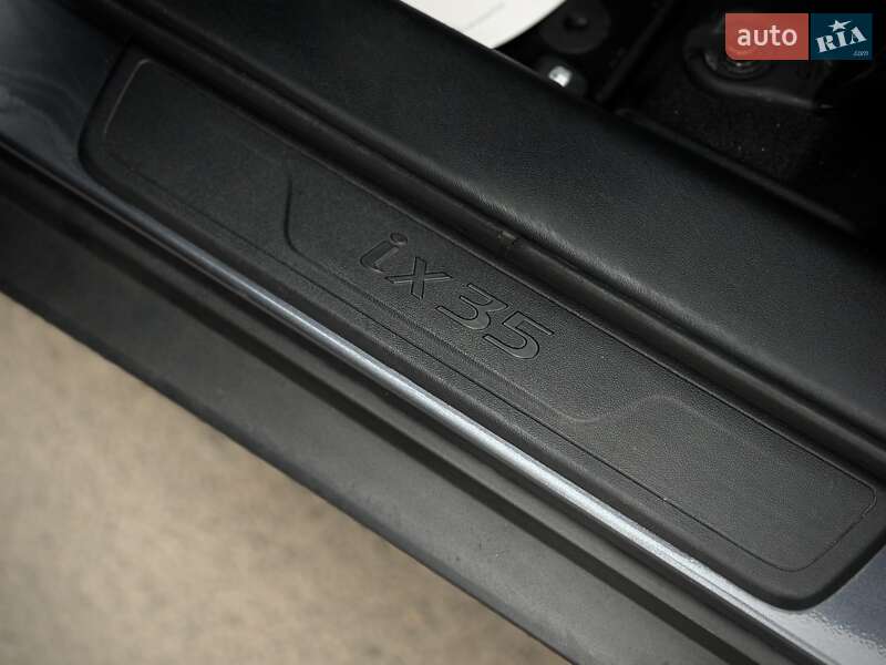 Позашляховик / Кросовер Hyundai ix35 2010 в Сумах