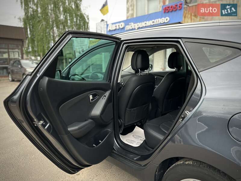 Позашляховик / Кросовер Hyundai ix35 2010 в Сумах