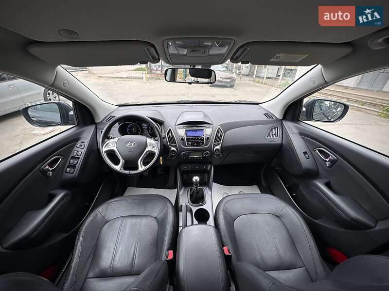 Позашляховик / Кросовер Hyundai ix35 2010 в Сумах