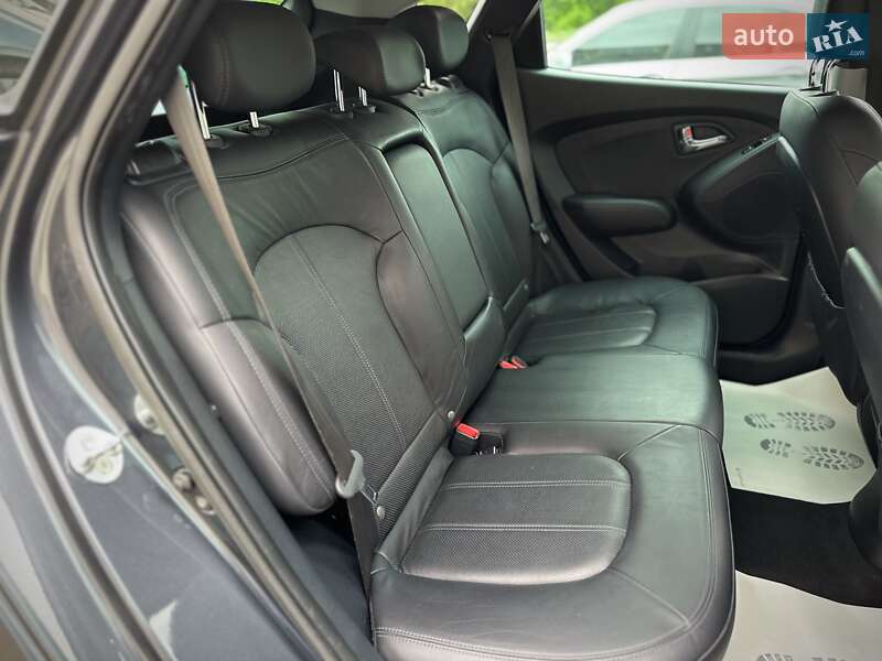 Позашляховик / Кросовер Hyundai ix35 2010 в Сумах