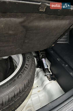 Позашляховик / Кросовер Hyundai ix35 2013 в 