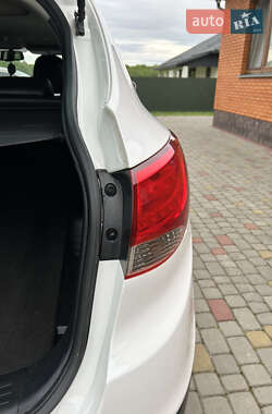 Позашляховик / Кросовер Hyundai ix35 2013 в 