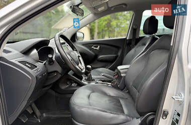 Позашляховик / Кросовер Hyundai ix35 2011 в 