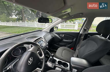 Позашляховик / Кросовер Hyundai ix35 2010 в 