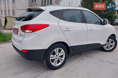 Внедорожник / Кроссовер Hyundai ix35 2012 в 