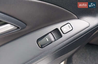 Внедорожник / Кроссовер Hyundai ix35 2012 в 