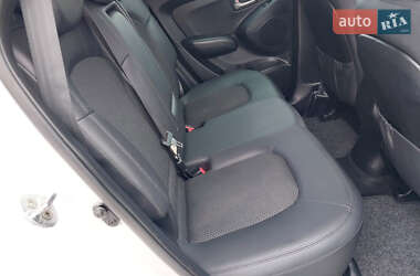 Внедорожник / Кроссовер Hyundai ix35 2012 в 