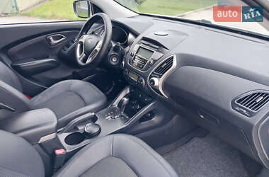 Внедорожник / Кроссовер Hyundai ix35 2012 в 