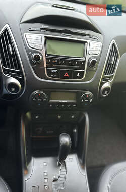 Внедорожник / Кроссовер Hyundai ix35 2012 в 