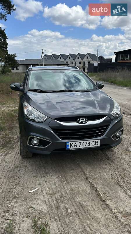 Позашляховик / Кросовер Hyundai ix35 2010 в 