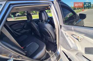 Позашляховик / Кросовер Hyundai ix35 2010 в 