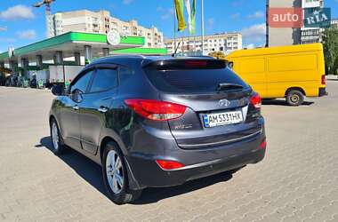 Позашляховик / Кросовер Hyundai ix35 2010 в 