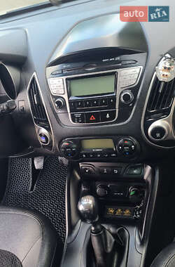 Внедорожник / Кроссовер Hyundai ix35 2013 в 